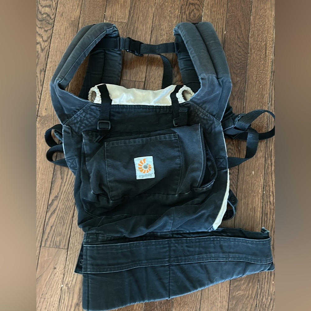 Ergobaby Black Carrier